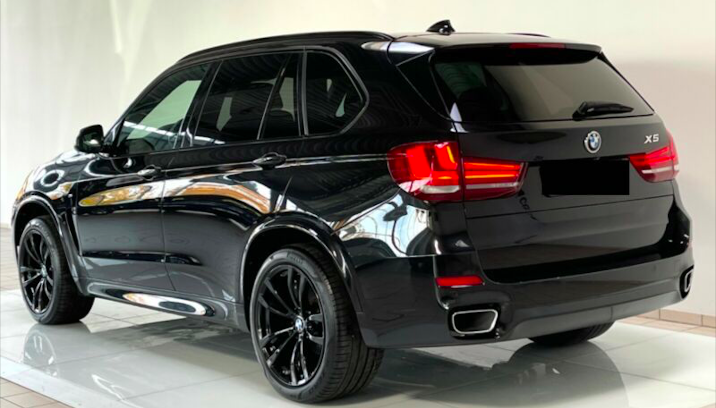 BMW X5 30d xDrive M-paket | předváděcí auto skladem | prodej online | nákup online | super cena | autoibuy.com